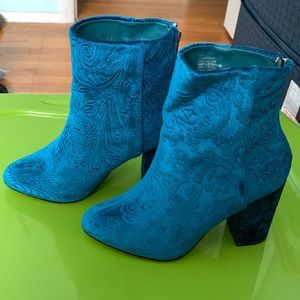 Ankle boots